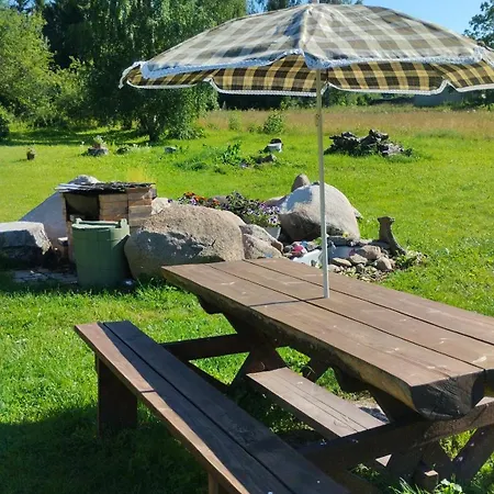Metsanomme Puhkemaja Ja Saun Puhkemaja Lumati