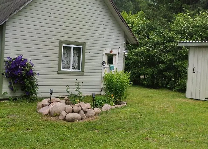 Metsanomme Puhkemaja Ja Saun בית נופש *